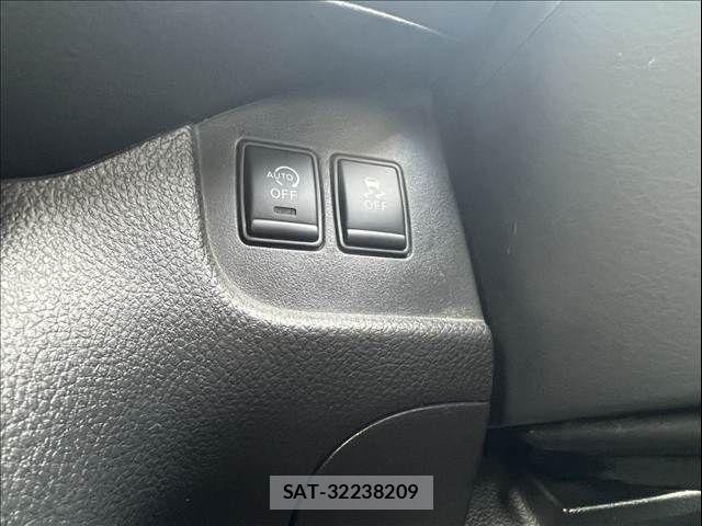 Nissan SERENA 2016-02 8355584-28