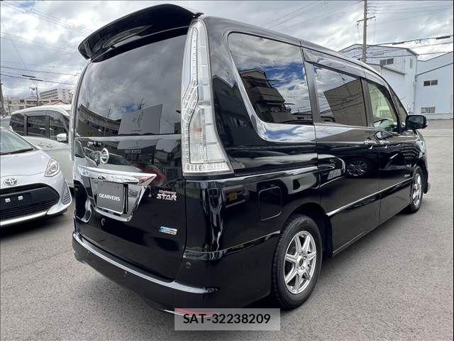 Nissan SERENA 2016-02 8355584-7