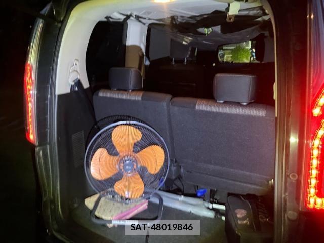 Nissan SERENA 2014-01 8368654-14