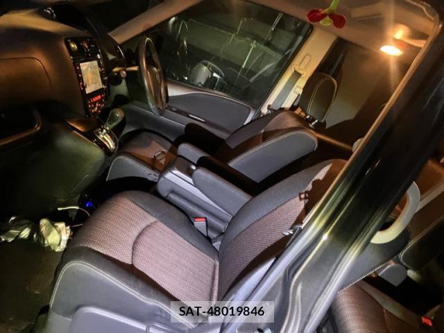 Nissan SERENA 2014-01 8368654-15