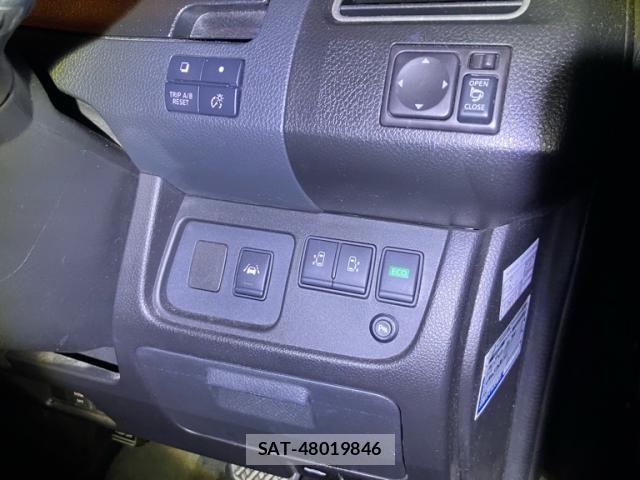 Nissan SERENA 2014-01 8368654-22