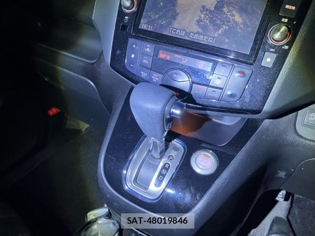 Nissan SERENA 2014-01 8368654-24