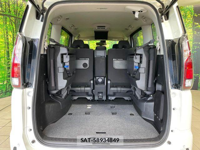 Nissan SERENA 2017-08 8368618-9