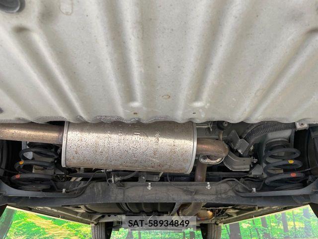 Nissan SERENA 2017-08 8368618-18