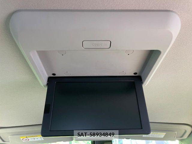 Nissan SERENA 2017-08 8368618-4