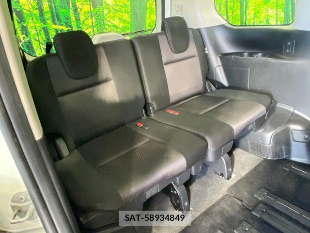 Nissan SERENA 2017-08 8368618-8