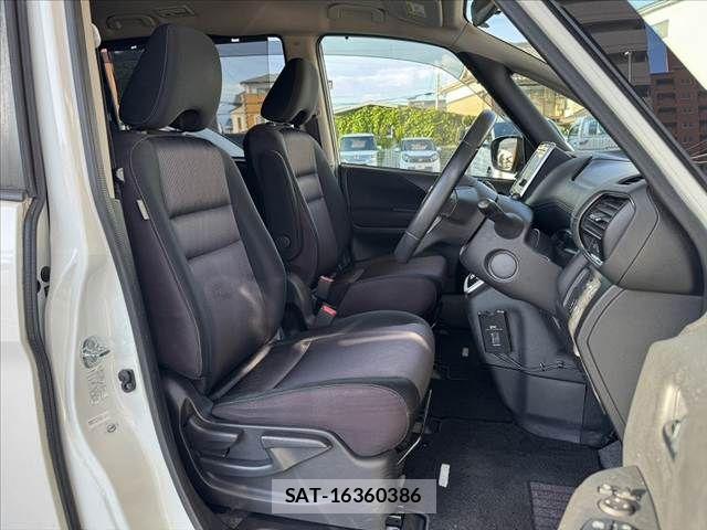 Nissan SERENA 2016-09 8368636-15