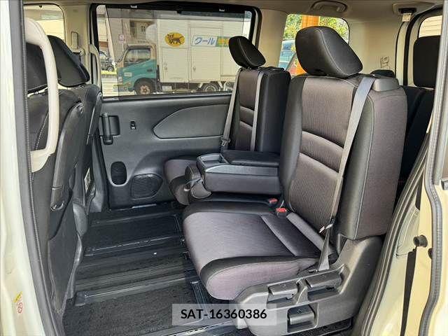 Nissan SERENA 2016-09 8368636-18