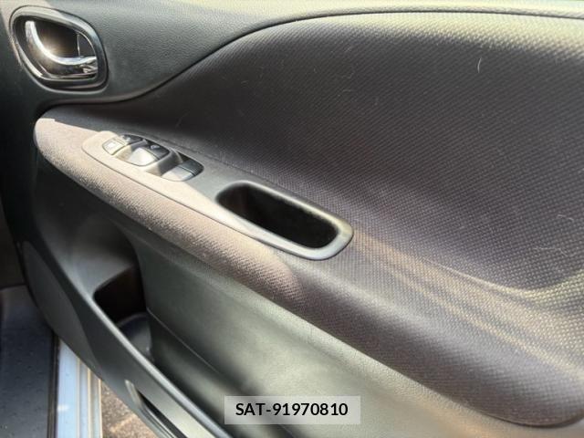 Nissan SERENA 2014-06 8368638-7