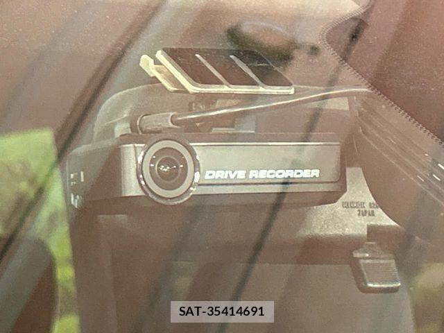 Nissan SERENA 2018-03 8368637-6