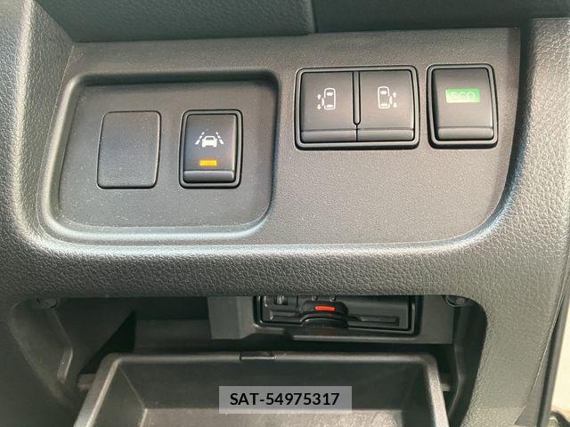 Nissan SERENA 2015-07 8368635-9