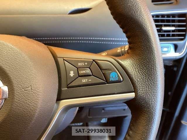 Nissan SERENA 2017-10 8368620-6