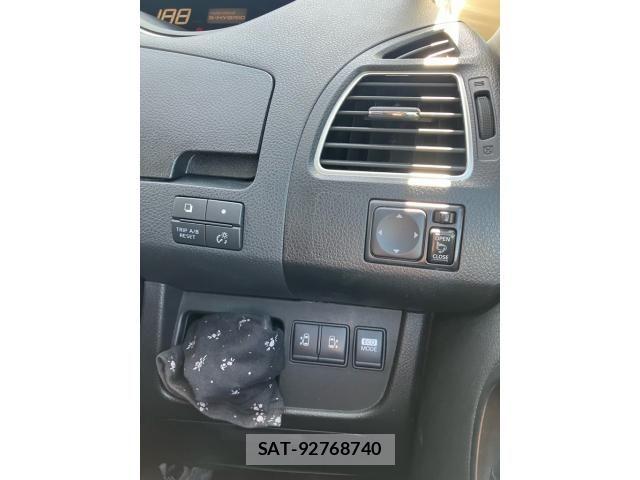 Nissan SERENA 2013-08 8368653-12