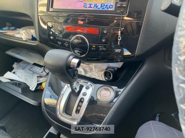 Nissan SERENA 2013-08 8368653-14
