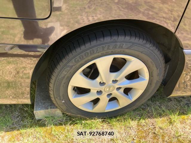 Nissan SERENA 2013-08 8368653-6