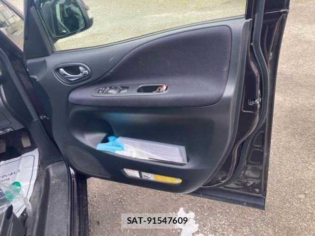 Nissan SERENA 2013-11 8368651-14