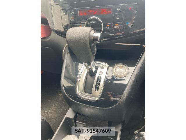 Nissan SERENA 2013-11 8368651-23