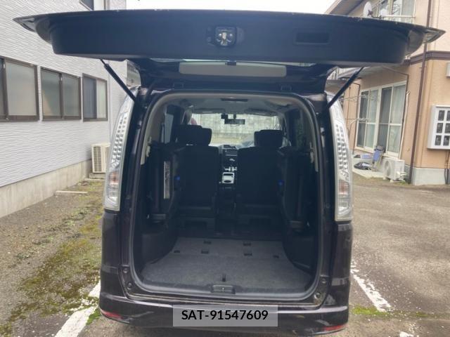 Nissan SERENA 2013-11 8368651-8