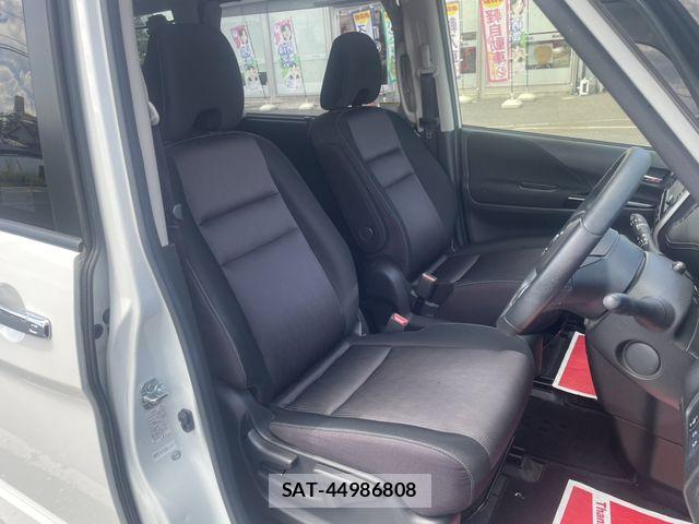 Nissan SERENA 2017-01 8368623-15