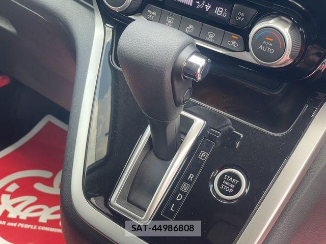 Nissan SERENA 2017-01 8368623-20