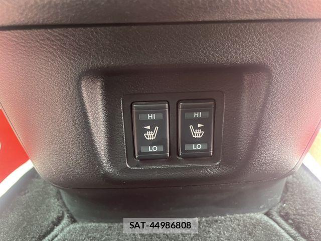 Nissan SERENA 2017-01 8368623-25