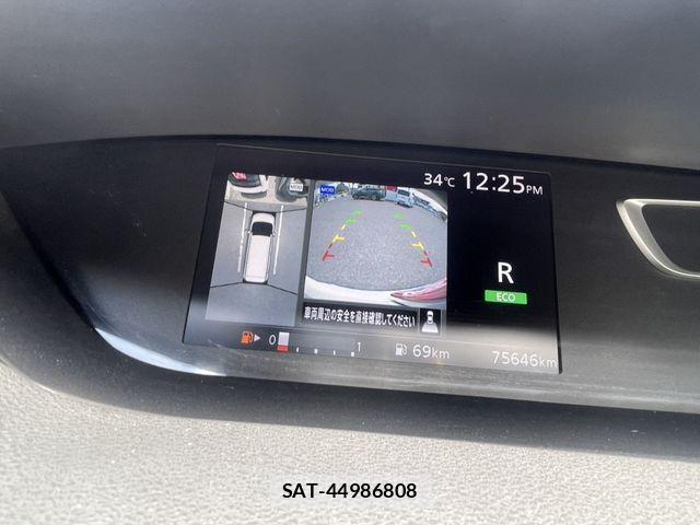Nissan SERENA 2017-01 8368623-26