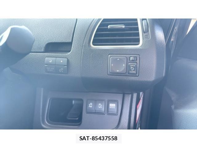 Nissan SERENA 2012-10 8368649-9