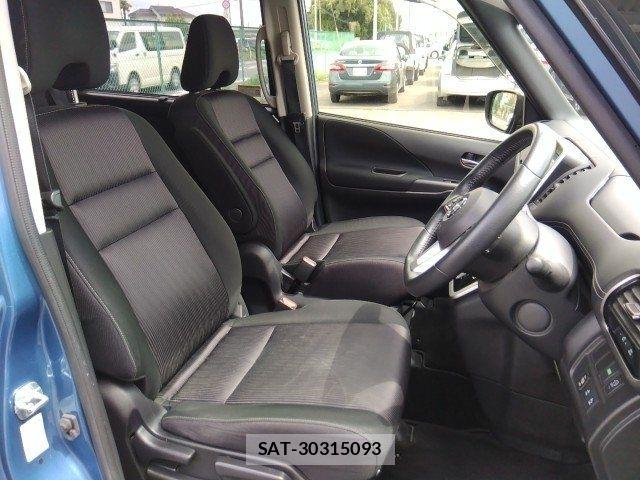 Nissan SERENA 2018-01 8368628-9