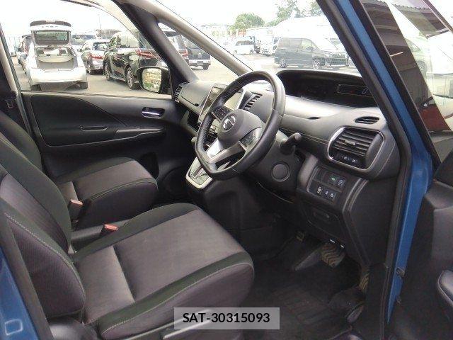 Nissan SERENA 2018-01 8368628-1