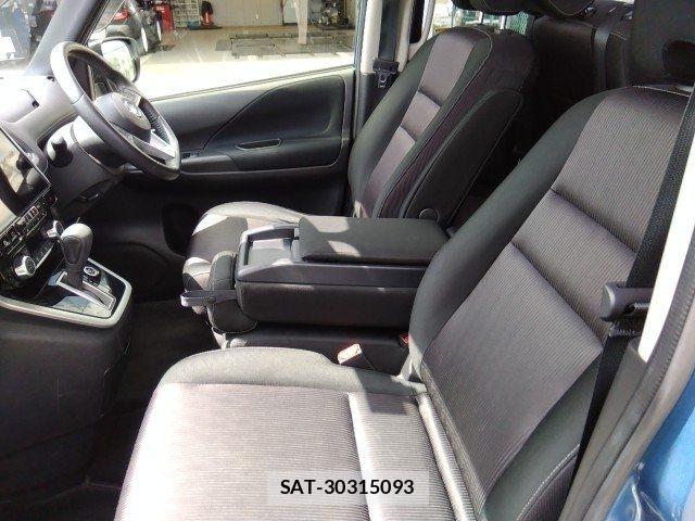 Nissan SERENA 2018-01 8368628-24