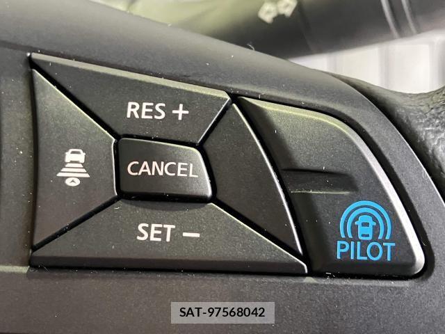 Nissan SERENA 2018-11 8368613-14