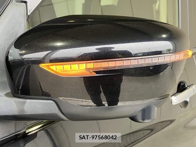Nissan SERENA 2018-11 8368613-4