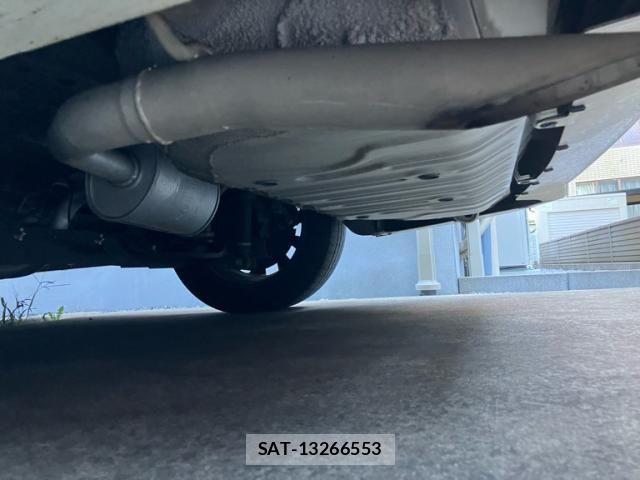 Nissan SERENA 2017-06 8368632-11
