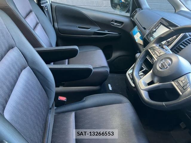 Nissan SERENA 2017-06 8368632-14