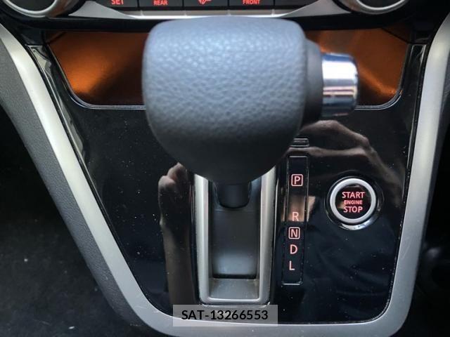 Nissan SERENA 2017-06 8368632-24