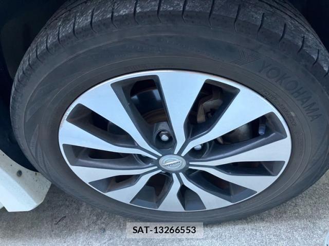 Nissan SERENA 2017-06 8368632-5
