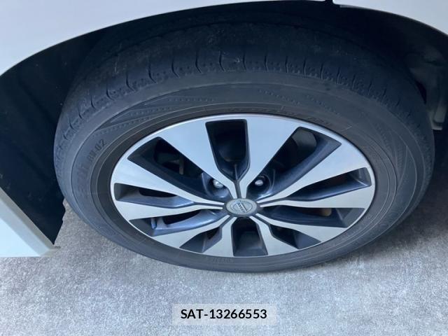Nissan SERENA 2017-06 8368632-6