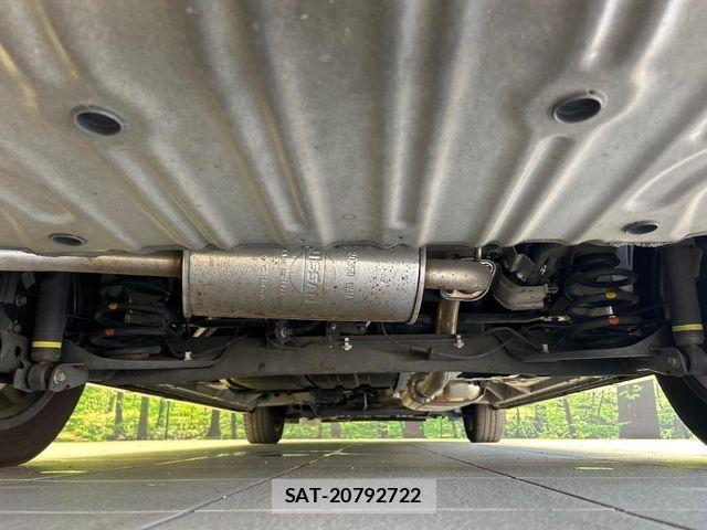 Nissan SERENA 2017-09 8368612-18