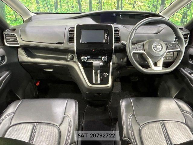 Nissan SERENA 2017-09 8368612-1