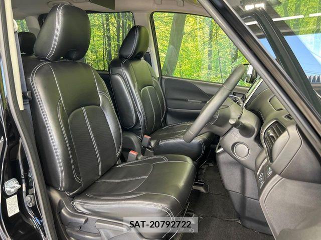 Nissan SERENA 2017-09 8368612-6