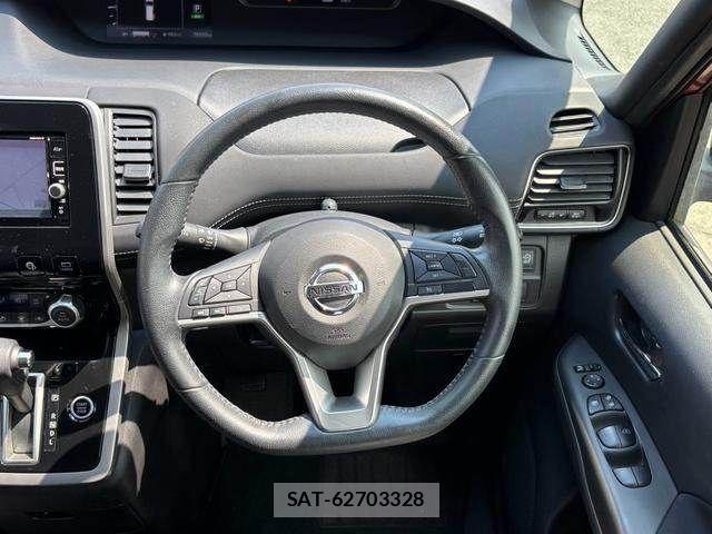 Nissan SERENA 2017-03 8368625-12