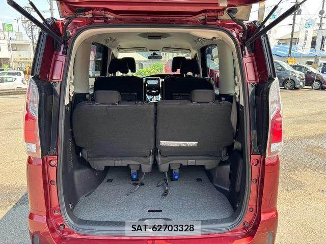 Nissan SERENA 2017-03 8368625-17