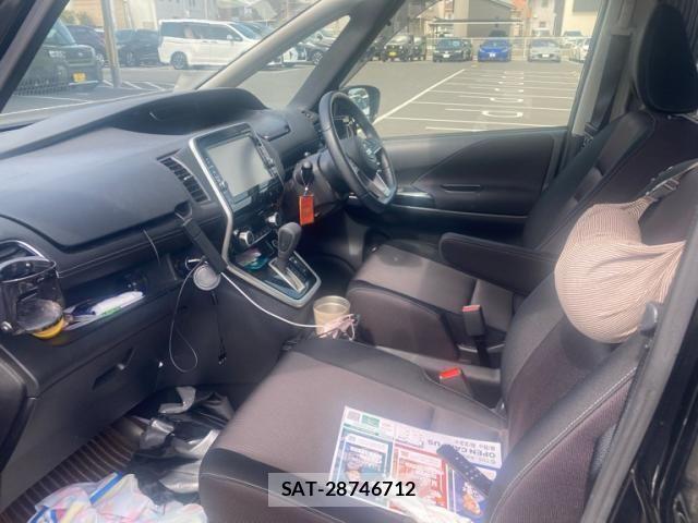 Nissan SERENA 2017-05 8368643-11