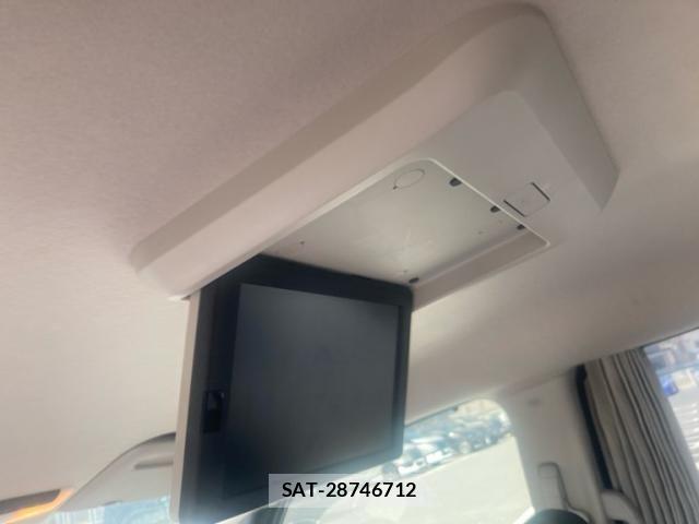 Nissan SERENA 2017-05 8368643-13