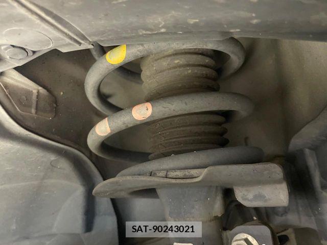 Nissan SERENA 2014-01 8368631-19