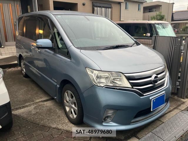 Nissan SERENA 2013-02 8368650-0