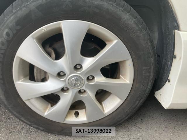Nissan SERENA 2013-08 8368652-10