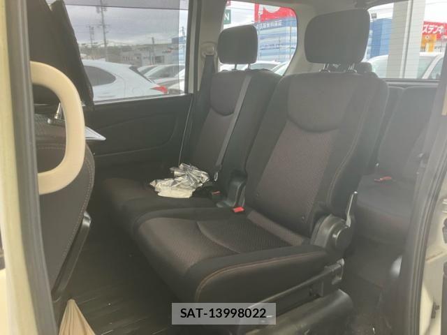 Nissan SERENA 2013-08 8368652-13