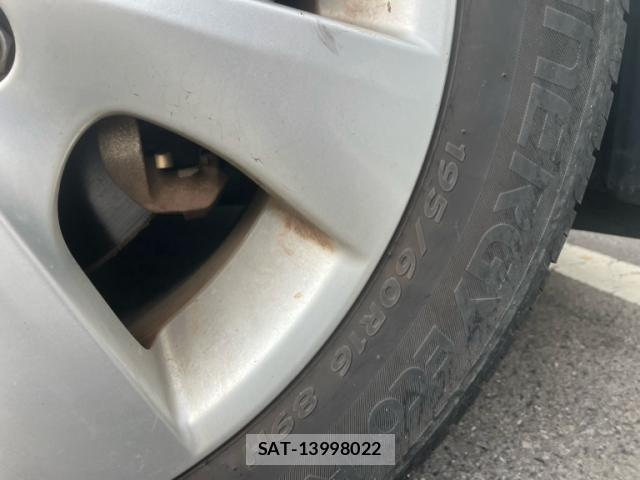 Nissan SERENA 2013-08 8368652-7