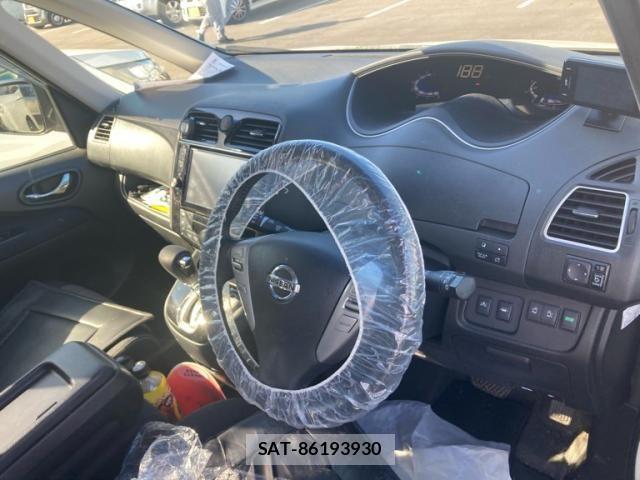 Nissan SERENA 2015-08 8368657-9